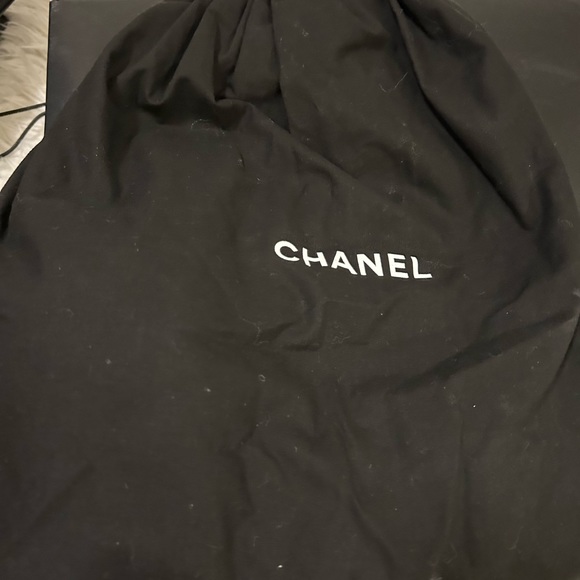 Black Chanel Boy Bag (Old Medium Size) - Picture 5 of 15